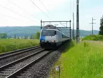 SBB - Werbelok 460 020-1 mit Regio Express unterwegs bei Bettenhausen/BE am 19.05.2012