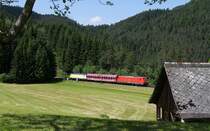 185 406-6 und 146 542-6 mit dem DbZ 93217 (Hausach-Triberg) bei Niederwasser 29.5.12