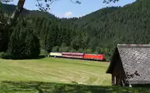 185 406-6 und 146 542-6 mit dem DbZ 93217 (Hausach-Triberg) bei Niederwasser 29.5.12
