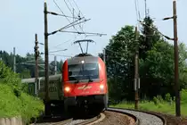 SZ 541 109 f�hrt am 06.06.12 mit IC 313 Villach Hbf - Ljubljana und etwas Sonne um die Kurve hinter Rosenbach.