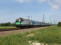 Die 470 503 mit einem Personenzug am 09.06.2012 unterwegs bei Erdőht.