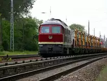 Lok 231 012 der WFL war am 18.05.2012 auf S-Bahn-Gleisen nahe des Bahnhofes Berlin-Buch im Bauzugeinsatz t�tig. Hier wurden die Br�cken �ber die Autobahn A10 erneuert.