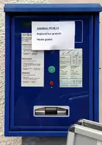 100 Jahre Vinifuni-LTB: w�hrend des Jubil�umsfestes in Ligerz und Pr�les ist die Fahrt gratis. Billetautomat vor der Station in Pr�les, 09. Juni 2012, 13:37