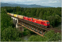2016 046 & 2016 062 ziehen den Innofreight Hackschnitzelzug 64525 von Zeltweg nach Frantschach.
Murbrcke Zeltweg 29.5.2012