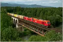 2016 046 & 2016 062 ziehen den Innofreight Hackschnitzelzug 64525 von Zeltweg nach Frantschach.
Murbr�cke Zeltweg 29.5.2012