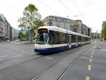 TPG - Tram Be 6/8 886 unterwegs auf der Linie 15 in Genf am 20.05.2012