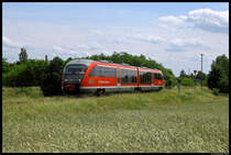 642 203 ist am 10.06.2012 als Sonderzug auf der Heidebahn Eilenburg - Lutherstadt Wittenberg unterwegs. Hier verlässt der Zug grade den Bahnhof Pretzsch.