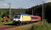 146 542-6 und 185 406-6 mit dem DbZ 93221 (St.Georgen(Schwarzw)-Triberg) bei St.Georgen 29.5.12