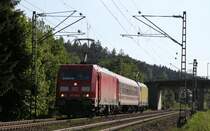 185 406-6 und 146 542-6 mit DbZ 93222 (Triberg-St.Georgen(Schwarzw))in der Einfahrt St.Georgen 29.5.12