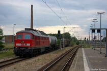 232 583-5 DB Schenker Rail Deutschland AG mit einem gemischtem Gterzug aus Brandenburg Altstadt in Rathenow und fuhr in Richtung Wustermark weiter. 11.06.2012
