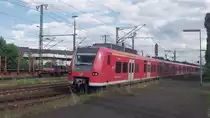 424 004  Lehrte , verl�sst Lehrte am 09.06.2012.