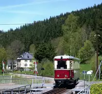 Zittauer VT 137 322 Schmalspurtriebwagen der SOEG ( 750mm ) zu Gast auf der Pressnitztalbahn zum 2. Schmalspurbahnfestival auf Reisen im Pre�nitztal, fotografiert in Schmalzgrube auf der Fahrt von Steinbach nach J�hstadt am 10.05.2008