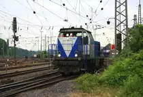 Die V107 von der Rurtalbahn rangiert in Aachen-West in der Abendstimmung am 13.6.2012.