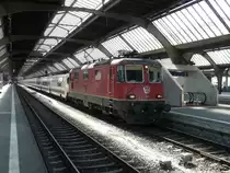 SBB - Re 4/4 11226 dem Nachtzug TALGO in HB Z�rich am 25.05.2012