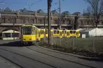 Berlin BVG SL M4 (KT4Dt 7002) Mitte, Henriette-Herz-Platz / S-Bf Hackescher Markt im April 2006. - Scan eines Diapositivs. Film: Kodak Ektachrome ED 3. Kamera: Leica CL.