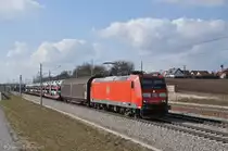 185 018 mit G�terzug am 09.03.2012 bei Hattenhofen