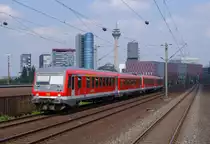 628 533 und ein weiterer fahren gemeinsam als RB 38 von D�sseldorf nach K�ln-Deutz in D�sseldorf-Hamm am 30.05.2012