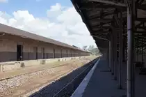 Der Bahnsteig von Mombasa am 31.5.2012. Eigentlich wollte ich hier den Personenzug aus Nairobi fotografieren, der hatte jedoch 3 Stunden Versp�tung w�hrend ich sehr optimistisch schon 2 Stunden nach geplanten Ankunft da war.
