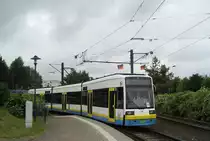 20. Juni 2012,TW.829 kommt aus der Wendeschleife
in der Hegelstrasse um erneut Fahrg�ste Richtung 
Innenstadt aufzunehmen.