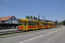 Be 4/6 mit der Betriebsnummer 260 und ein Be 4/8 auf der Linie 11 kurz vor der Haltestelle Heiligholz. Die Aufnahme stammt vom 16.06.2012.