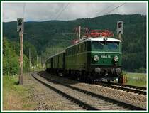 1041.15 am 11.6.2006 mit dem Erlebniszug Zauberberge auf der Fahrt nach M�rzzuschlag abei der Talfahrt der Semmering S�drampe