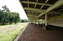 Der Bahnsteig von Kisumu am 7.6.2012. Hier verkehrt eigentlich dreimal wchentlich der Zug Kisumu - Nairobi mit Kurswagen von/nach Butere. Leider ist die Zugverkehr eingestellt und soll im August wieder aufgenommen werden.