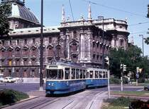 München MVV Tramlinie 25 (M4.65 2422) Karlsplatz am 17. August 1974. - Scan eines Diapositivs. Kamera: Minolta SRT-101.