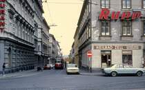 Wien Wiener Stadtwerke-Verkehrsbetriebe (WVB) SL 5 (L3 477 (Lohnerwerke 1958; Umbau aus L2 2563)) VI, Mariahilf, Millergasse im Juli 1977. - Scan eines Diapositivs. Kamera: Leica CL.