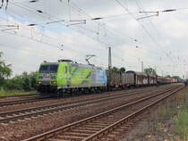 185 152-6 auf der Fahrt Richtung Potsdam, aufgenommen am Bahnhof Saarmund am  04. Juli 2012.
