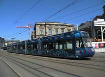 Be 5/6 Cobra mit der Betriebsnummer 3019 und der Vollwerbung fr die Saxo Bank auf der Linie 11 am Hauptbahnhof Zrich. Die Aufnahme stammt vom 23.06.2012. 

