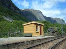 Station Blomheller bei km 11,8 ab Flam in 450 m H�he, viele Stationen der Flambahn sind Bedarfshaltestellen, diese auch.