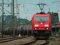 185 314-2 wartet am 06.07.2012 in Aachen West, um mit einem Kesselzug Richtung K�ln fahren zu k�nnen.
