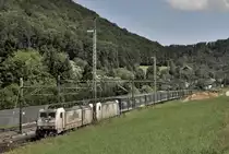 CrossRail E186 901 XR mit G�terzug bei Tecknau, Aufgenommen am 07.07.2012