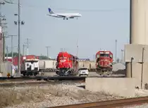 Der Rangierbahnhof Bensenville/IL der CP liegt in unmittelbarer N�he zum Flughafen O'Hare. GP 38-2 der CP und der SOO. Aufnahme 13.6.2012