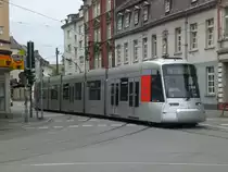D�sseldorf: Stra�enbahnlinie 709 nach Gerresheim Krankenhaus an der Haltestelle Bilker Kirche.(2.7.2012)
 
