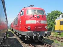 Die ROCO-rote 103 233-3 auf dem Au�engel�ndes des DB-Museum Koblenz-L�tzel am 24.6.2006