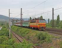 240 037-2 mit Regionalzug Os 3032 Leopoldov/Leopoldstadt (12:39) – Trnava/Tyrnau – Bratislava hl. st./Preburg Hbf. (13:44) fhrt ber das Gleis der Preburger Verbindungsbahn; 14.07.2012  