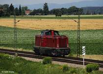 NeSA V 100 2335 ex DB 213 335-3 auf Leerfahrt Richtung Regensburg, KBS 880 Passau - Regensburg, fotografiert bei Strakirchen am 29.06.2011 -->  Die Lok der Neckar-Schwarzwald-Alb mbH wurde 1966 von MaK mit der Fabriknummer 1000382 gebaut.