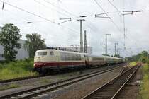 103 235-8 zieht TEE 8 durch Brackwede in Richtung Hamburg. 15.07.2012.