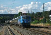 1042 520  BahnExtra  durchfhrt am 10.Juli 2012 mit einem Sonderzug nach Mnchen Hbf den Bahnhof Kronach.