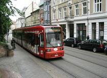 20.06.2012 in der Innenstadt Schwerin.
TW. 804 mit Vollwerbung auf der Linie 1
nach Neu Pampow.
Hier kurz vor der Station   Platz der Jugend   