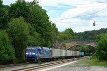 152 135 mit einem Containerzug am 21.06.2011 unterwegs bei Mhren.