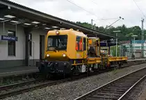 Ein GAF der DB Netz AG f�hrt am 19.07.2012 durch den Bahnhof Betzdorf (Sieg) in Richtung Siegen.