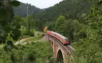 IRE 3215 (Neustadt(Schwarzw)-Ulm) mit Schublok 218 487-7 auf der Gutachbr�cke 24.6.12
