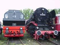 185DME neben einer gro�en Schwester der 01 1056.