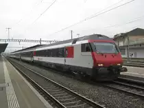 Mittlerweile Vergangenheit; ein IR Konstanz-Biel beim Zwischenhalt in Solothurn. Der Zug wurde ausnahmsweise mit einem 2er Modul verst�rkt, das spezielle daran ist der 2. Wagen. Es handelt sich dabei um einen noch gr�nen B EWIV (mittlerweile sind alle B weiss), 04.09.2011.