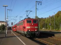151 152-6 stand im Oktober 2011 mit einem G�terzug in Leer und fuhr weiter gen S�den.