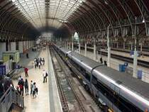 Heathrow Airport Express in London Paddington (13.08.2001)