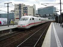 Es ist vorbei bye bye Zoo es ist vorbei... n�mlich nun fahren die ICE durch den Bahnhof Berlin Zoo und halten nicht mehr, wie dieser ICE1 ohne DB Logo.