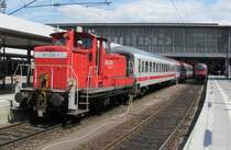 363 439-1 stellt am 30. Juli 2012 einen EuroCity in M�nchen Hbf bereit.